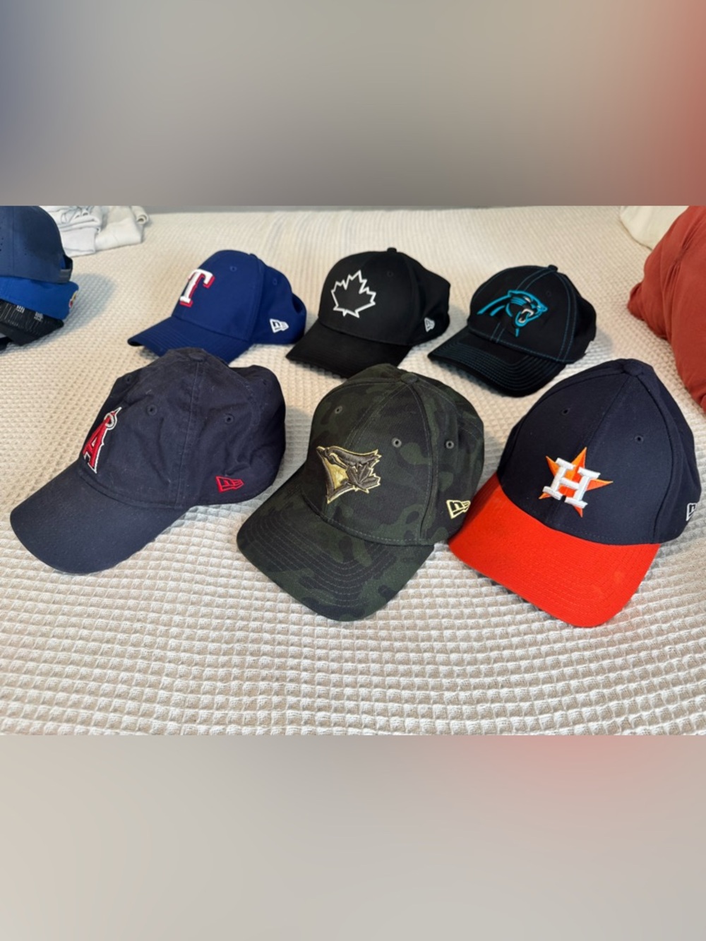 6 New Era Baseball Caps - Picture 2 of 9